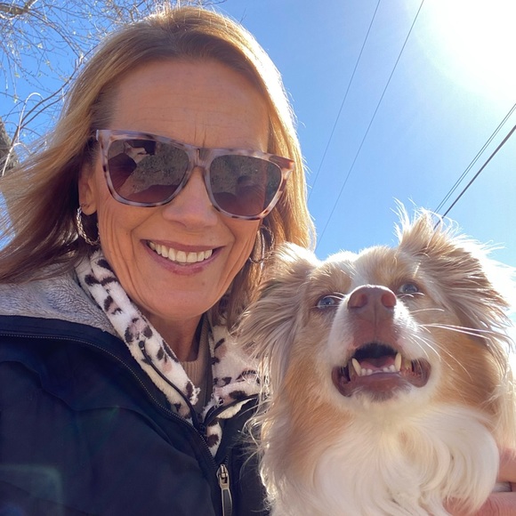 Meet your Posher, Alyce - Picture 2 of 12